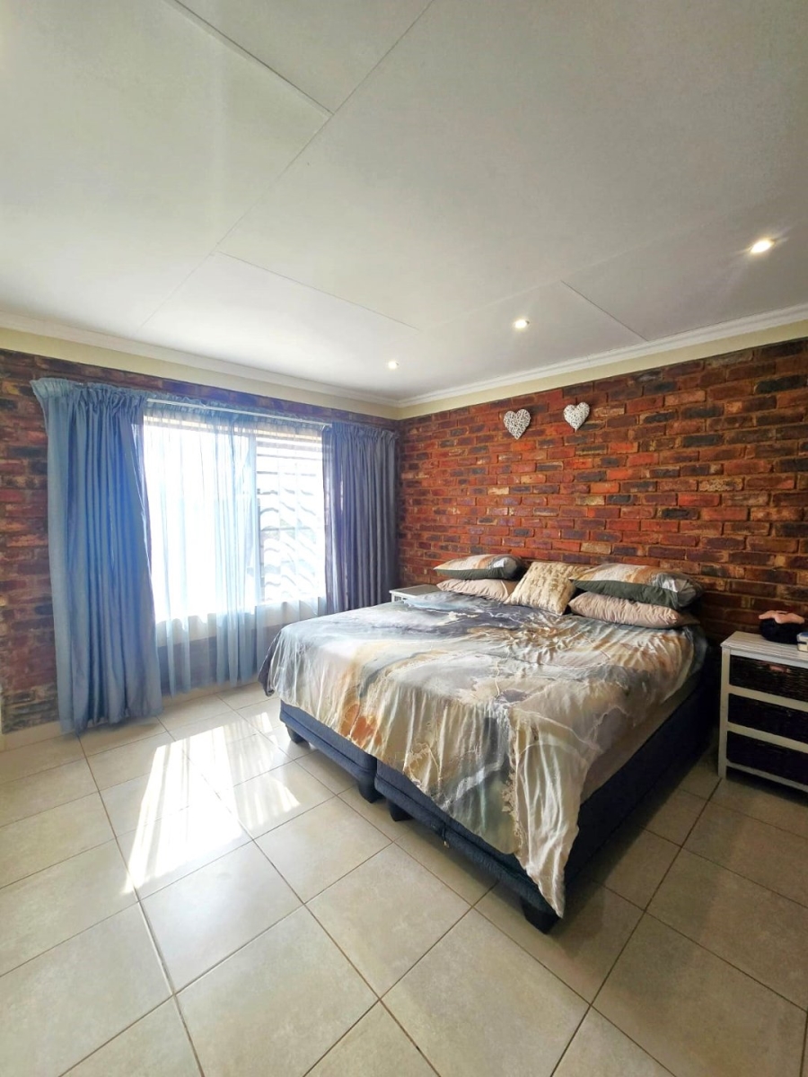 2 Bedroom Property for Sale in La Hoff North West